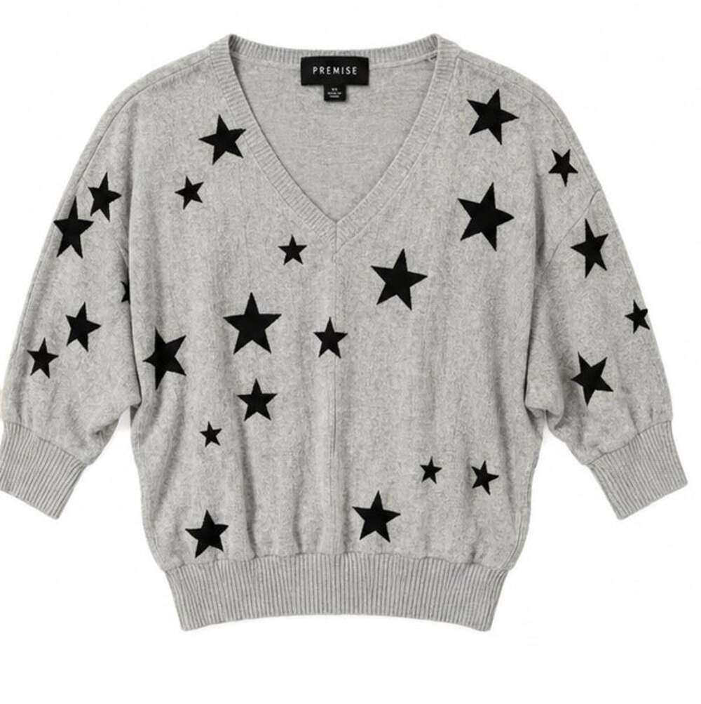 NWT Premise Gray Black Star Print V Neck Dolman Sleeve Lightweight Sweater XS